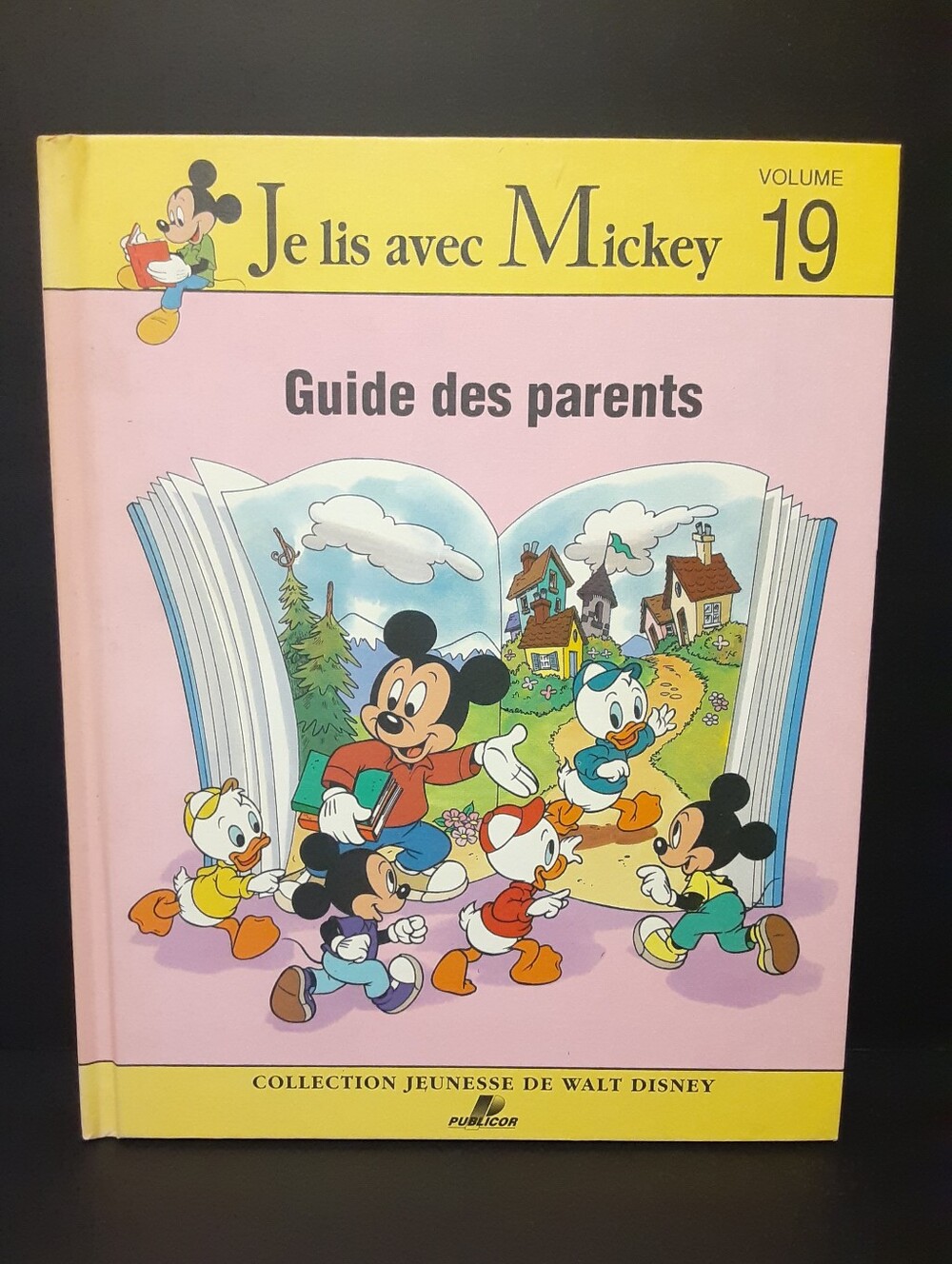 Vintage 1991 French Walt Disney Guide des parents Book Volume 19